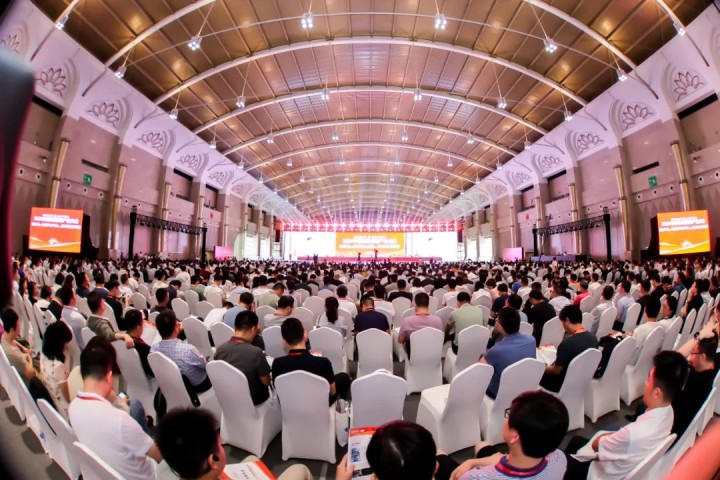 蒼穹數(shù)碼在2024中國(guó)地理信息產(chǎn)業(yè)大會(huì)上大放“星”芒！